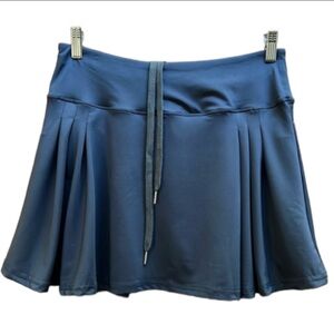 WE 1 FIT Skort/Skirt with Shorts/ 2 pockets on shorts / Size Lg.